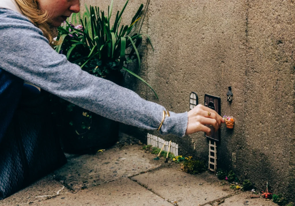 A hidden street art piece on the Stockholm Urban Art Tour